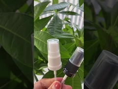 OEM 18/415 اسپریر مه سیاه و سفید با یک تزئینات قدم برای بطری عطر شیشه ای