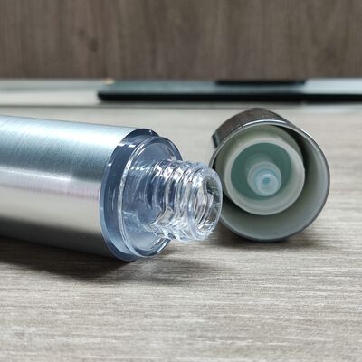 کارخانه عمده فروشی 15ml 20ml 30ml نقره پلاستیک لوشن آرایشی پمپ بطری بدون هوا برای بسته بندی مراقبت از پوست