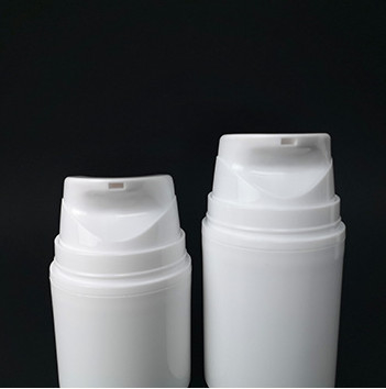 بطری های پمپ بدون هوا استوانه ای سفید PP مواد پلاستیکی 80ML 100ML 150Ml